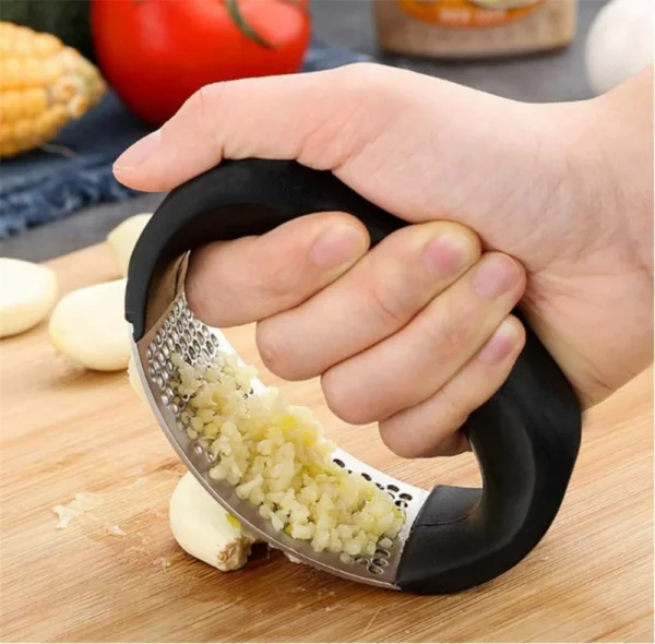 Garlic chopper